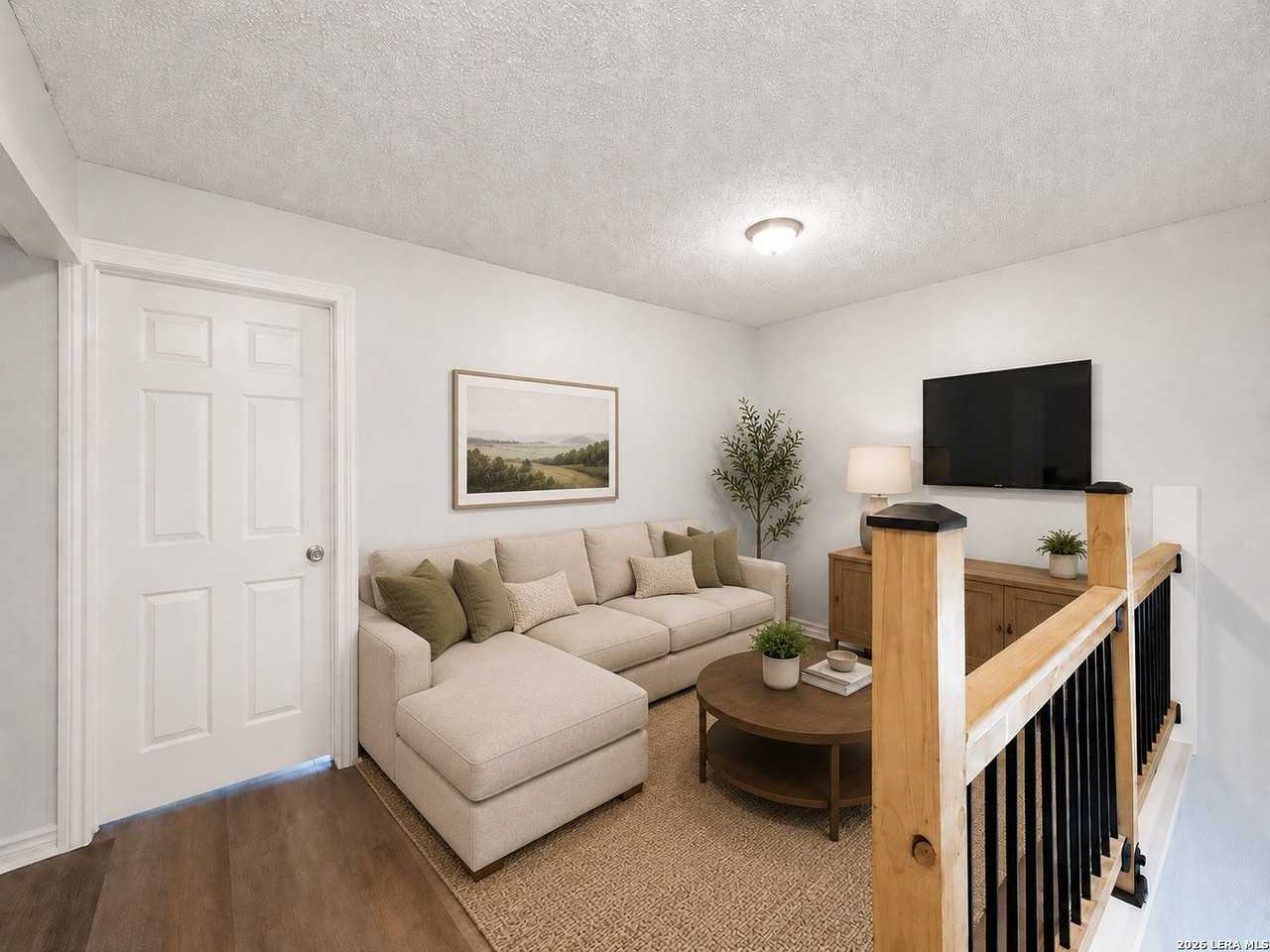 7726 Glen Mdws - Photo 6 of 48
