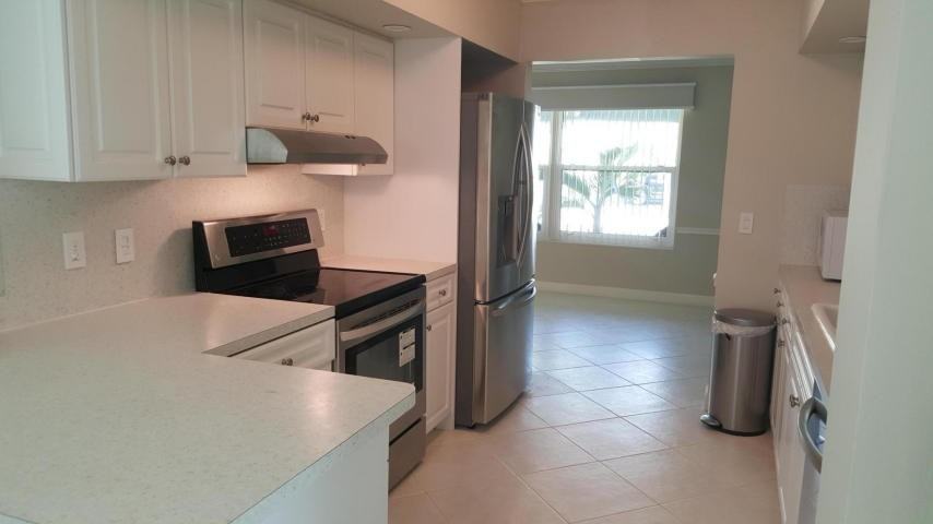 498 NE 47th St - Photo 3 of 8