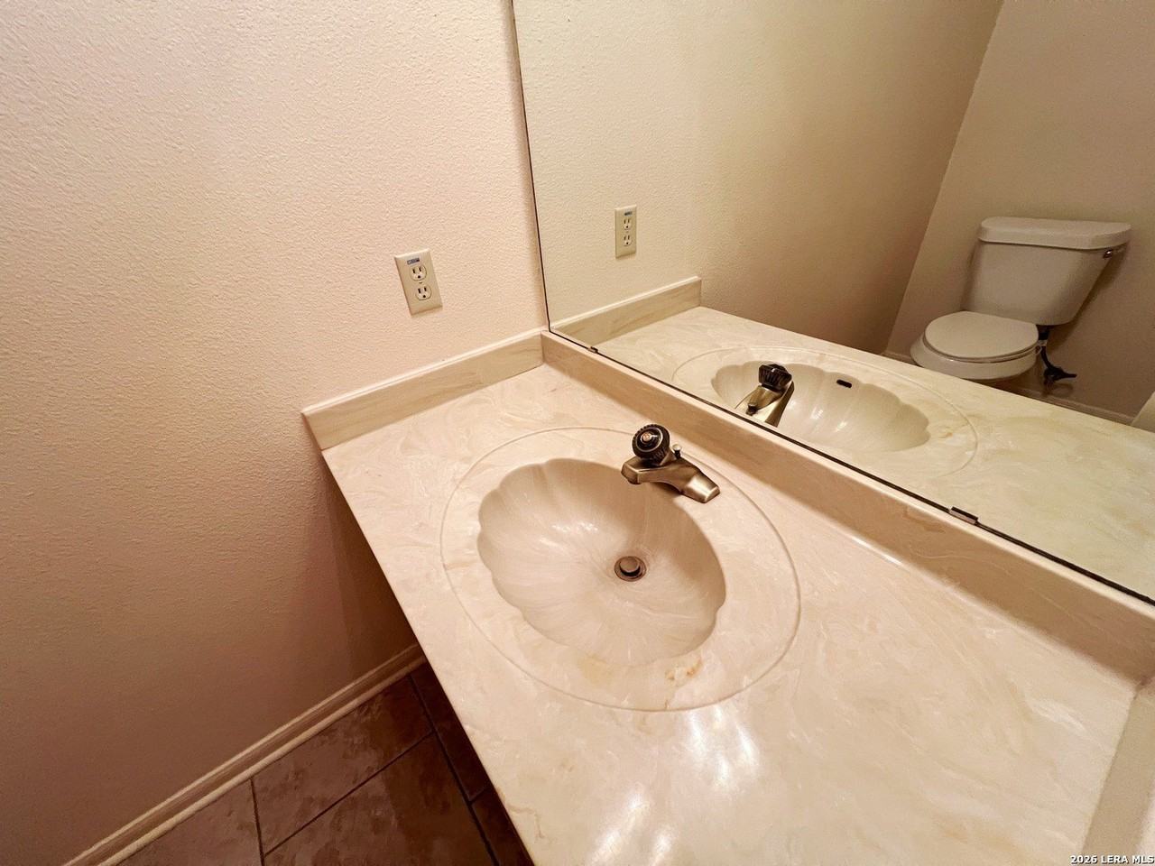 304 Thetford - Photo 3 of 50