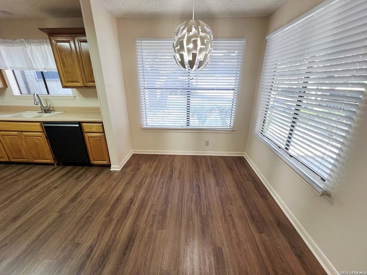 304 Thetford - Photo 5 of 50