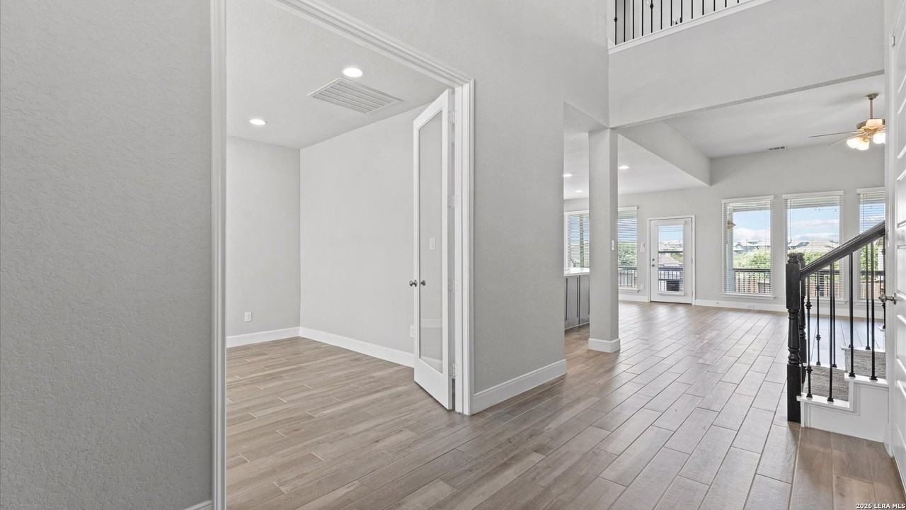 6501 Crockett Cv - Photo 3 of 40
