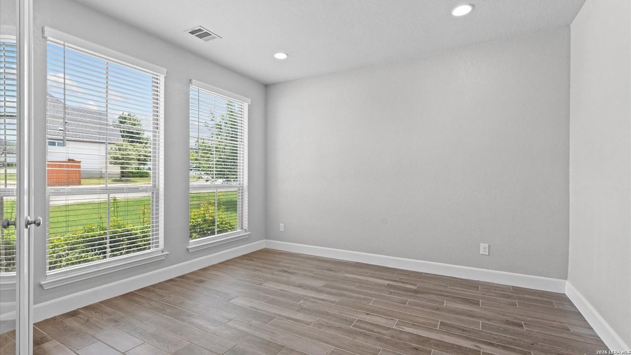 6501 Crockett Cv - Photo 4 of 40