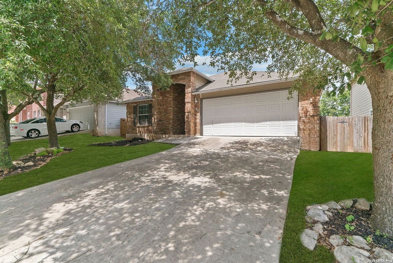 4116 Whisper Pt - Photo 2 of 36