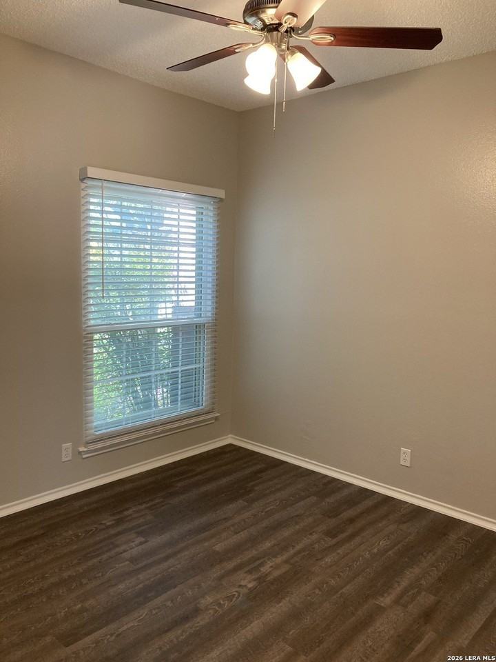 3403 Ridge Country St - Photo 4 of 10