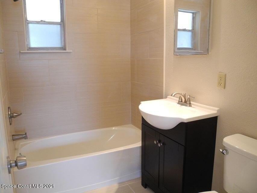 123 Roosevelt Ave #123C - Photo 3 of 5