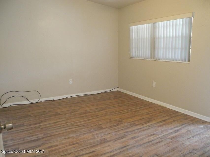 123 Roosevelt Ave #123C - Photo 4 of 5