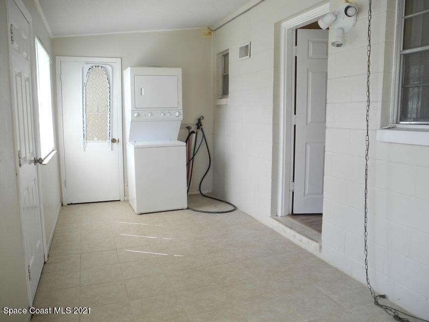123 Roosevelt Ave #123C - Photo 5 of 5