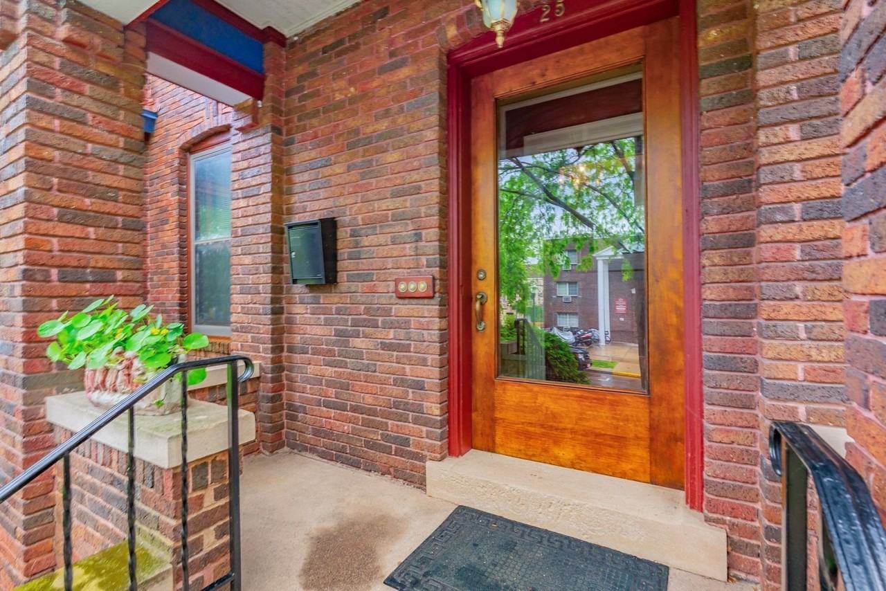 25 Langdon St #B - Photo 2 of 17