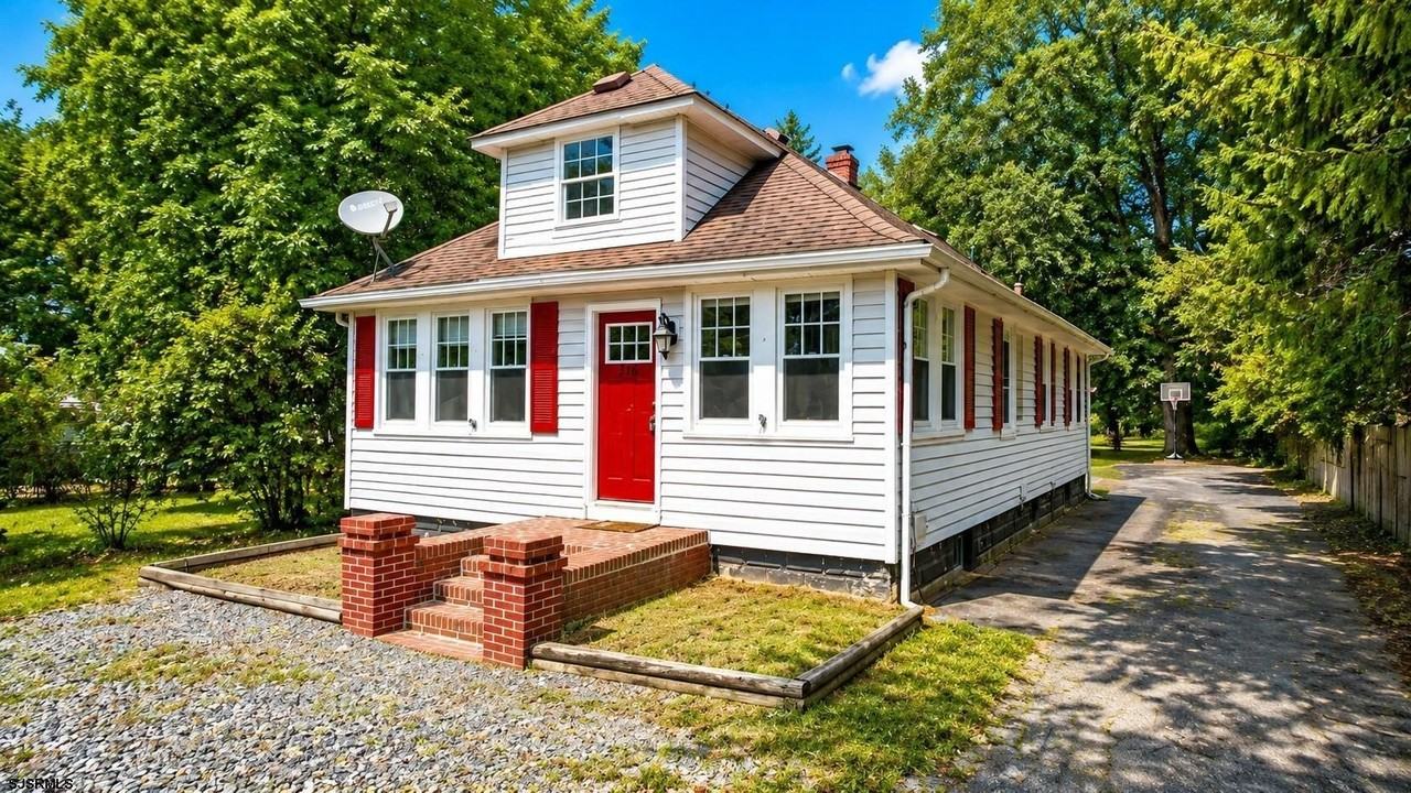 316 Pitney Rd - Photo 2 of 50