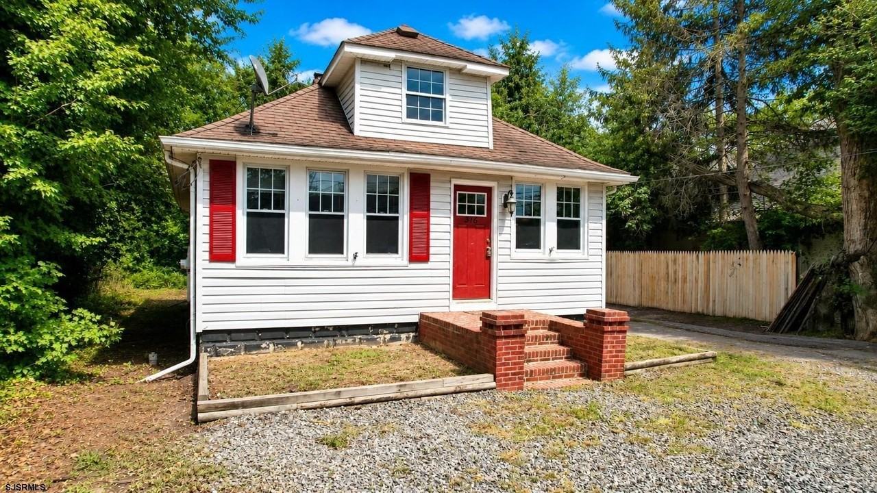 316 Pitney Rd - Photo 3 of 50