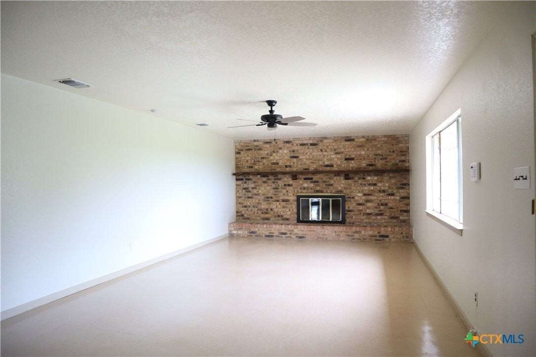 707 Old Seguin Luling Rd - Photo 3 of 20