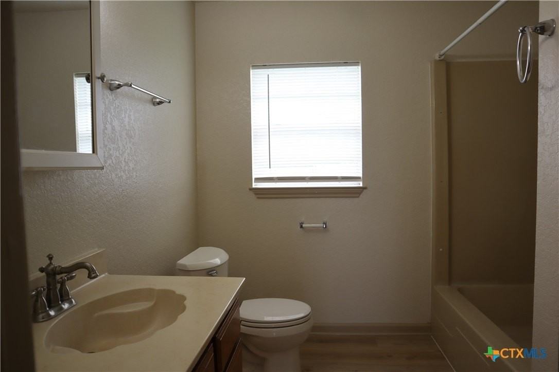 707 Old Seguin Luling Rd - Photo 7 of 20
