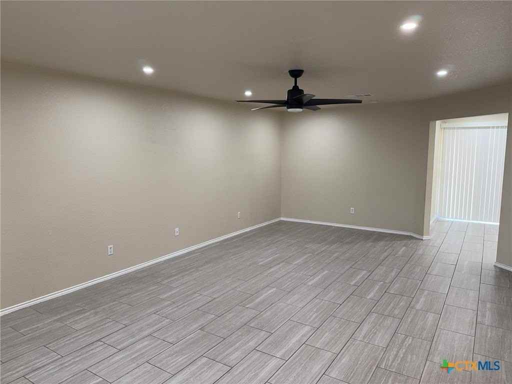 2611 Littlewood Dr - Photo 2 of 23