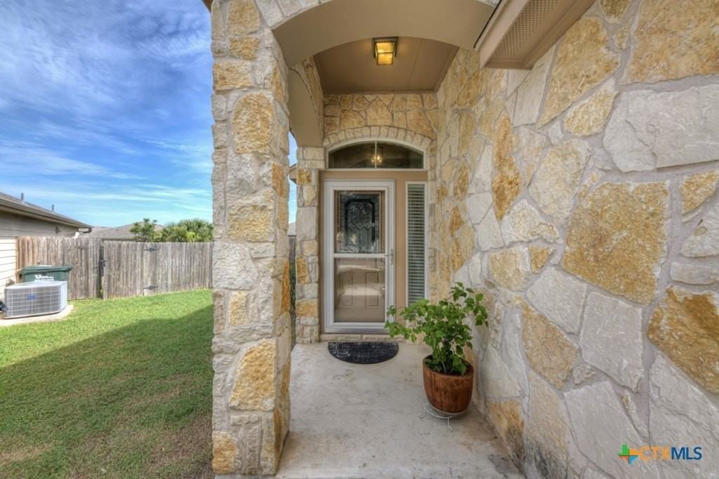 116 Encina - Photo 2 of 12