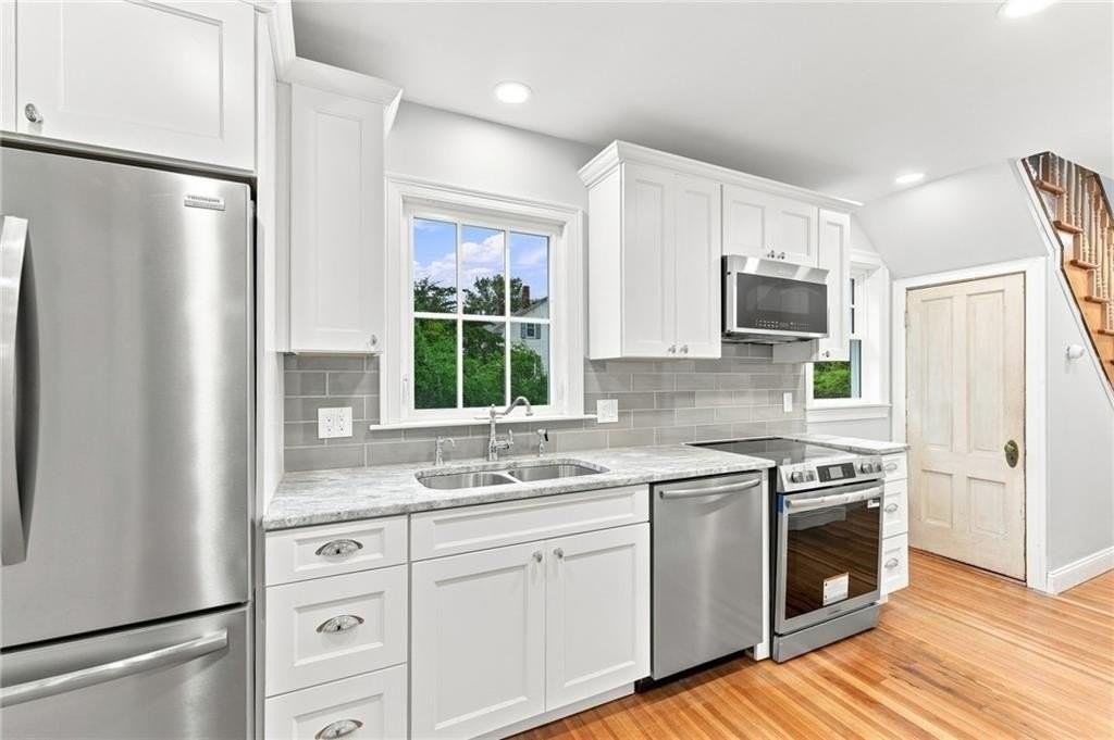 1552 Kingstown Rd - Photo 4 of 39