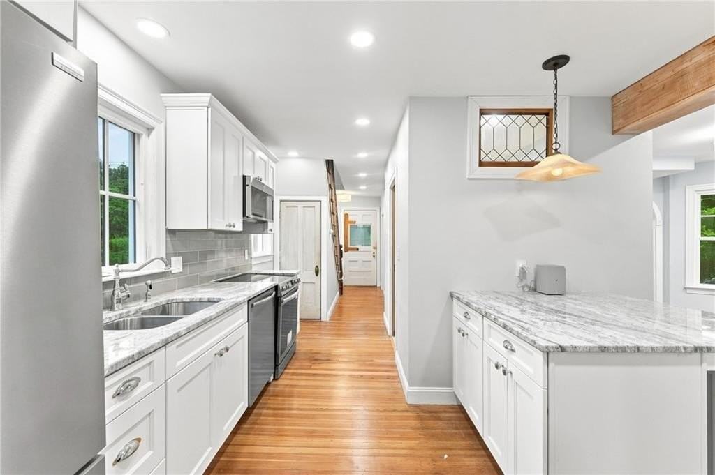 1552 Kingstown Rd - Photo 5 of 39