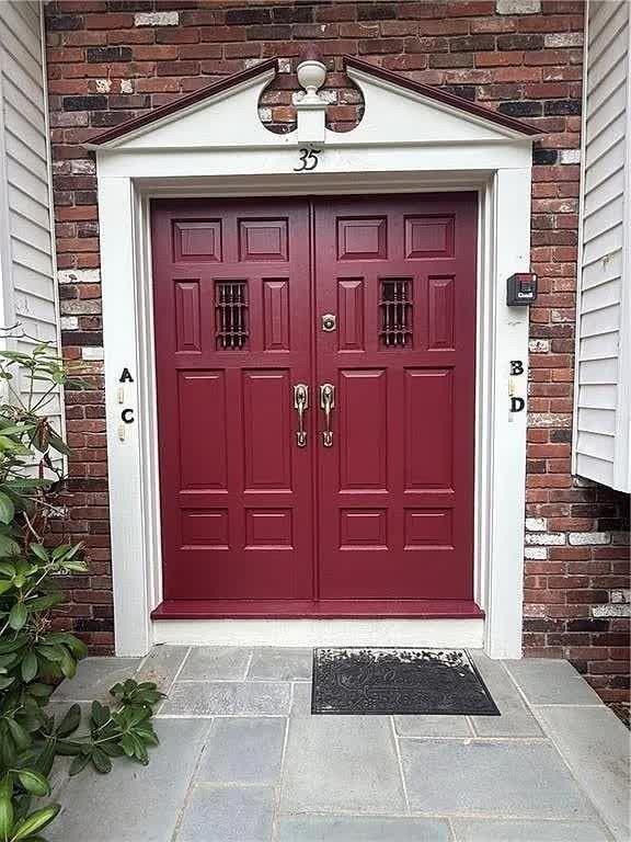 35 Brookdale St - Photo 3 of 10