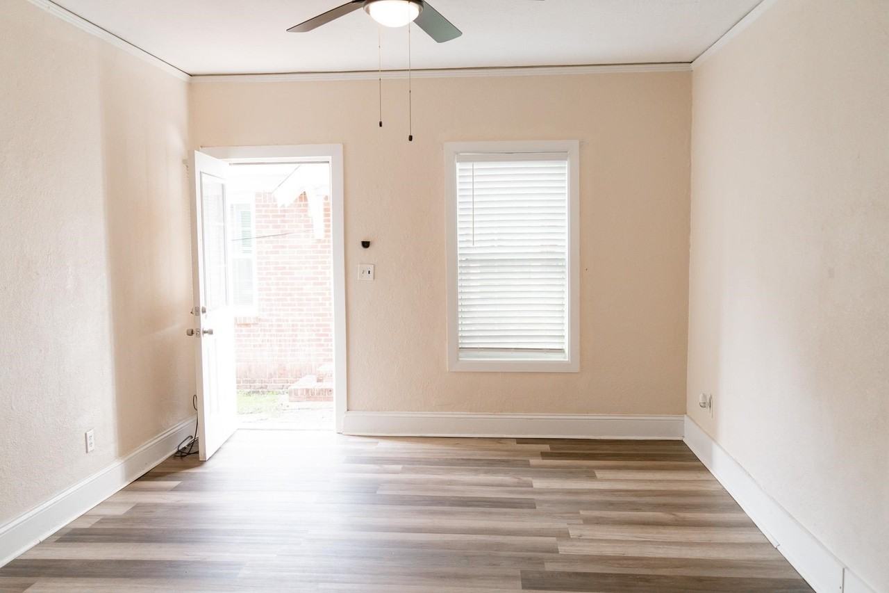 513 N Monroe St - Photo 2 of 14