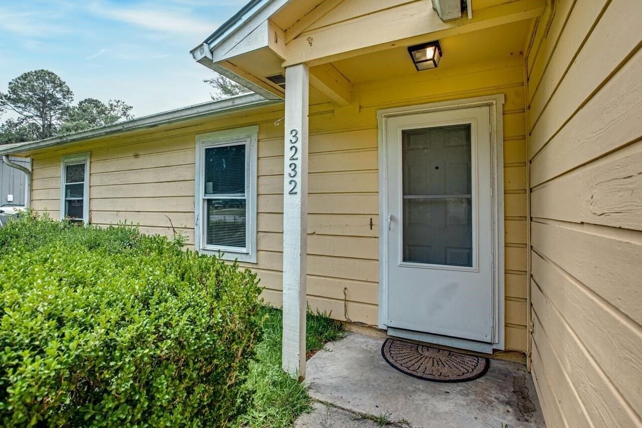 3232 Riddle Dr - Photo 3 of 30