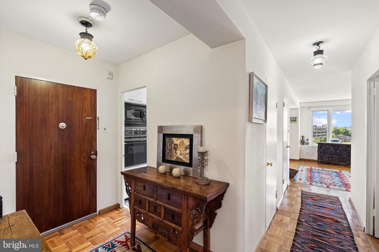 2475 Virginia Ave Nw #822 - Photo 2 of 50