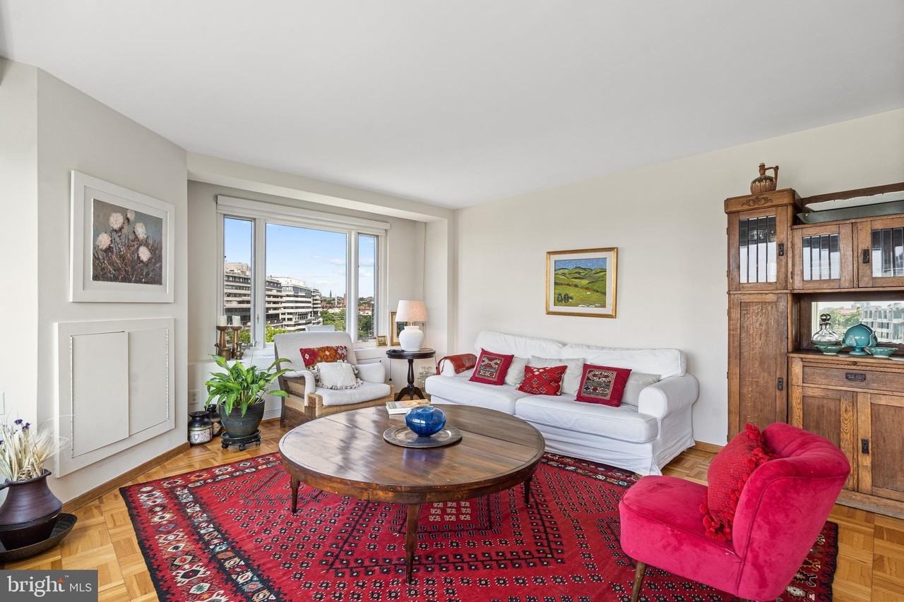 2475 Virginia Ave Nw #822 - Photo 3 of 50