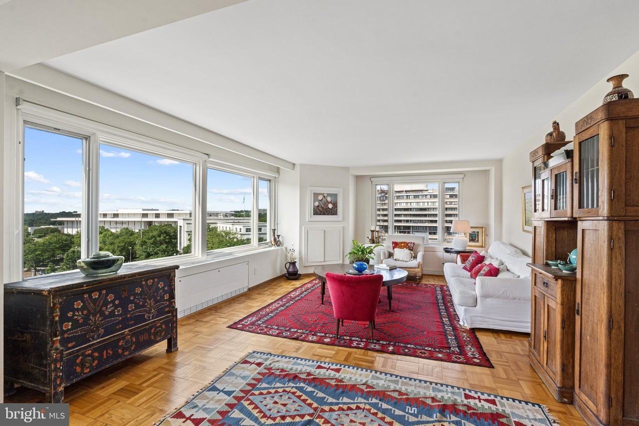 2475 Virginia Ave Nw #822 - Photo 4 of 50
