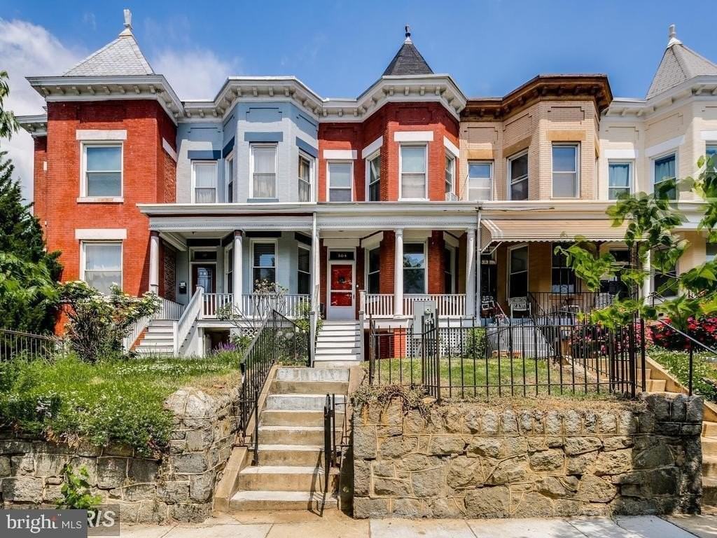104 R St Ne #B