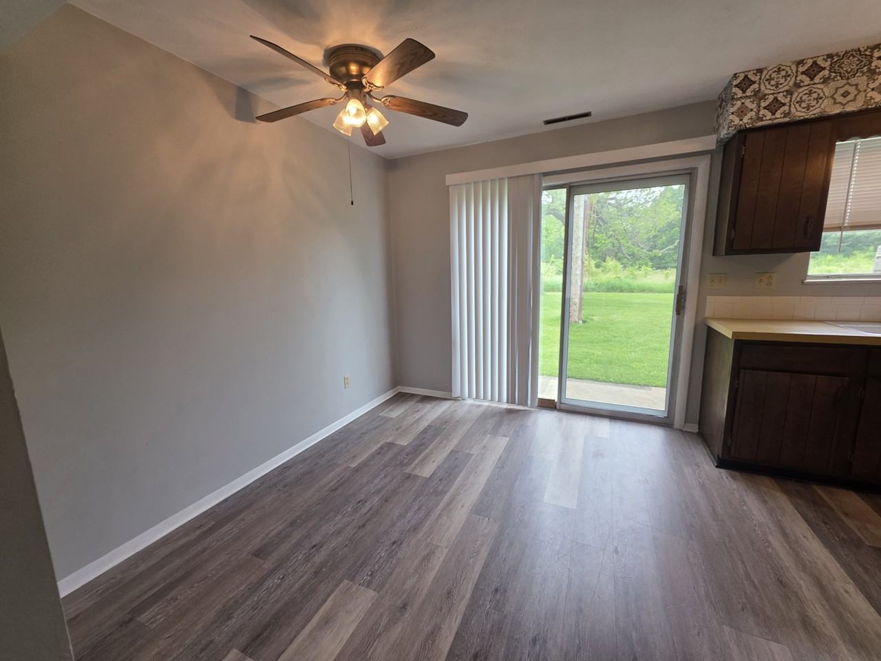 542 Maple Tree Ln #542 - Photo 2 of 14