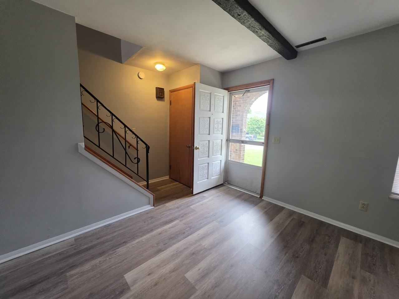 542 Maple Tree Ln #542 - Photo 3 of 14