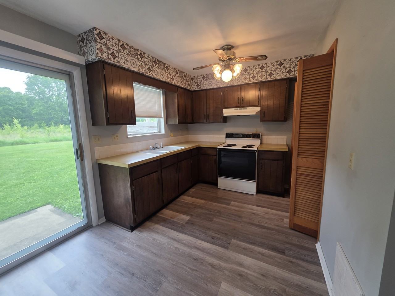 542 Maple Tree Ln #542 - Photo 5 of 14