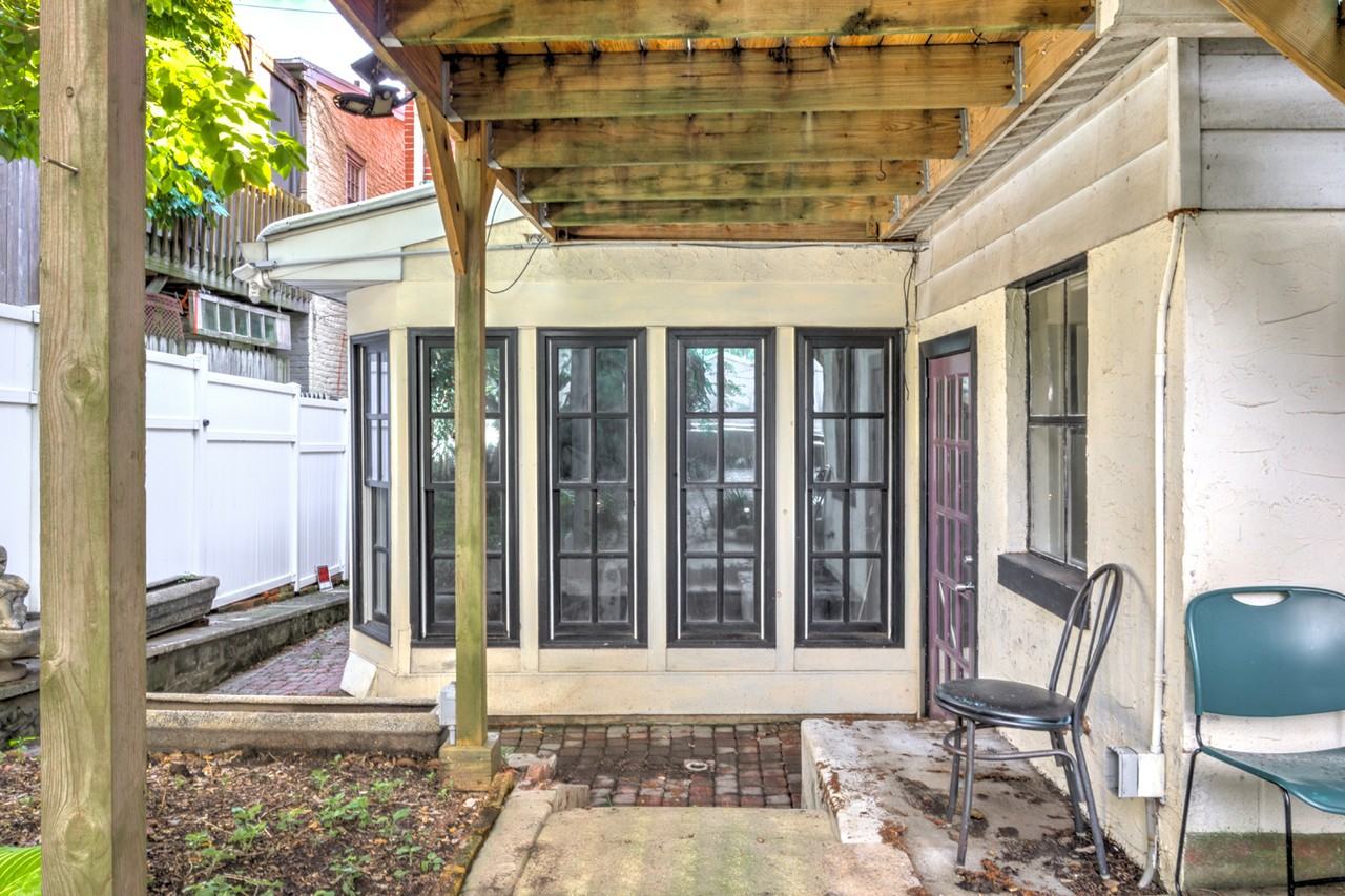 121 E Chestnut St #121B - Photo 3 of 21