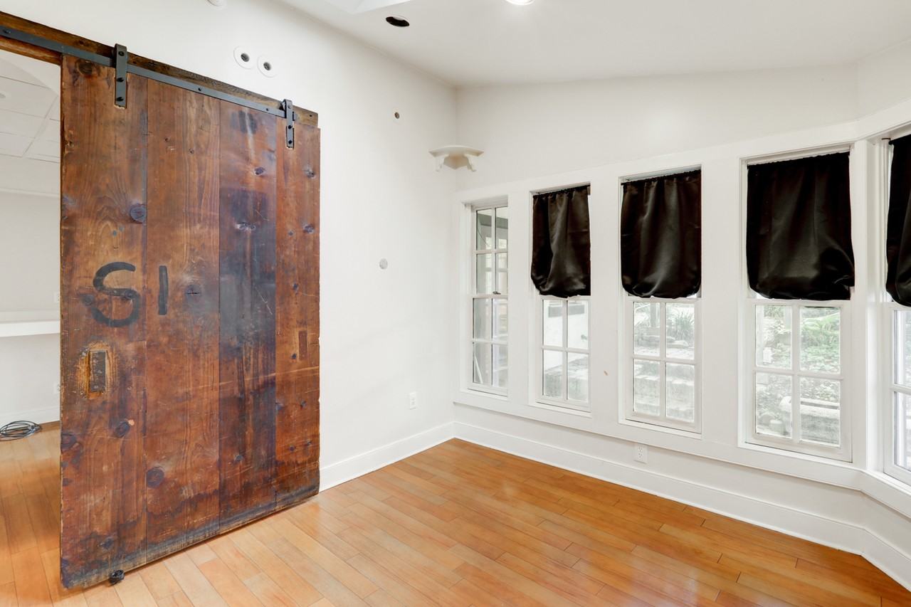121 E Chestnut St #121B - Photo 5 of 21