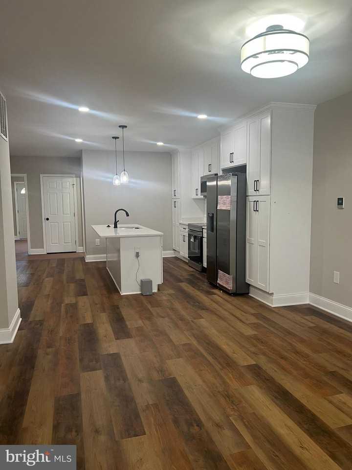615 N Calhoun St #1 - Photo 3 of 28