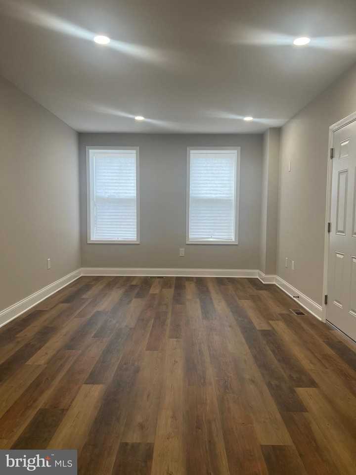 615 N Calhoun St #1 - Photo 5 of 28