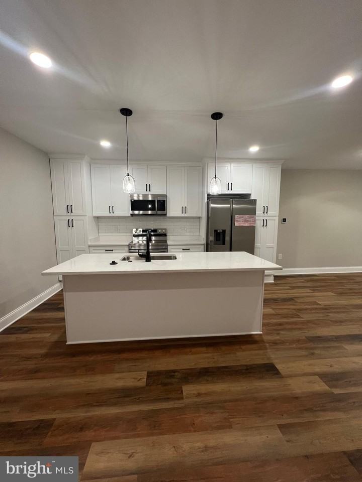 615 N Calhoun St #1 - Photo 6 of 28