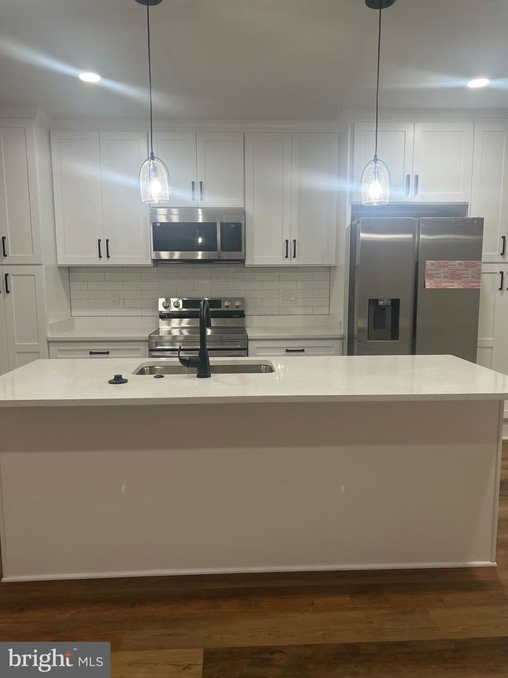 615 N Calhoun St #1 - Photo 7 of 28