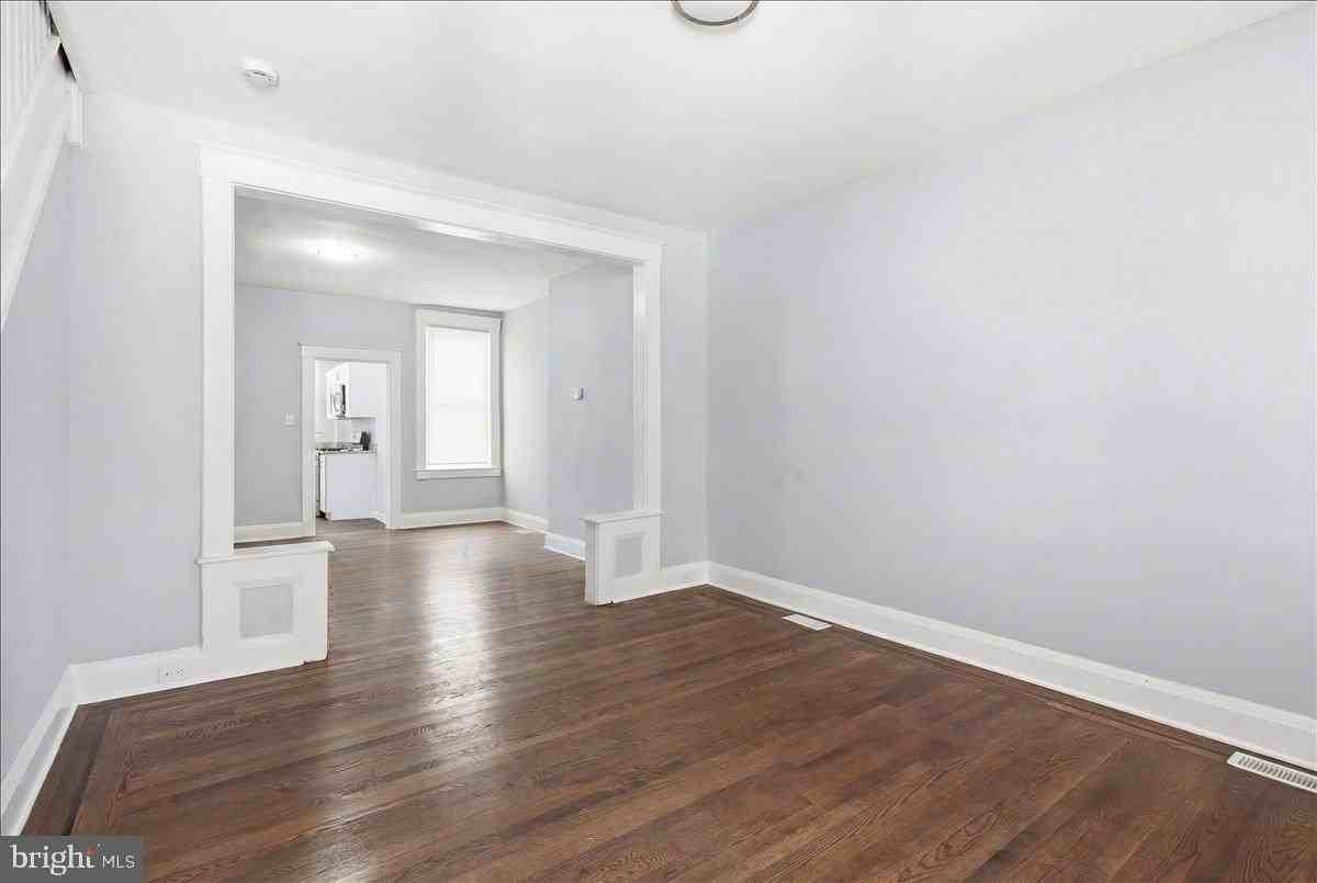 1231 N Potomac St - Photo 3 of 25