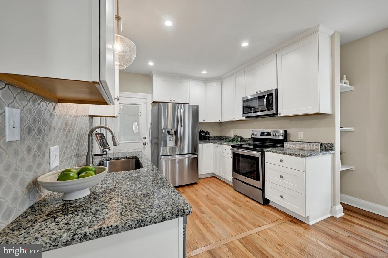2630 Wycliffe Rd - Photo 2 of 25