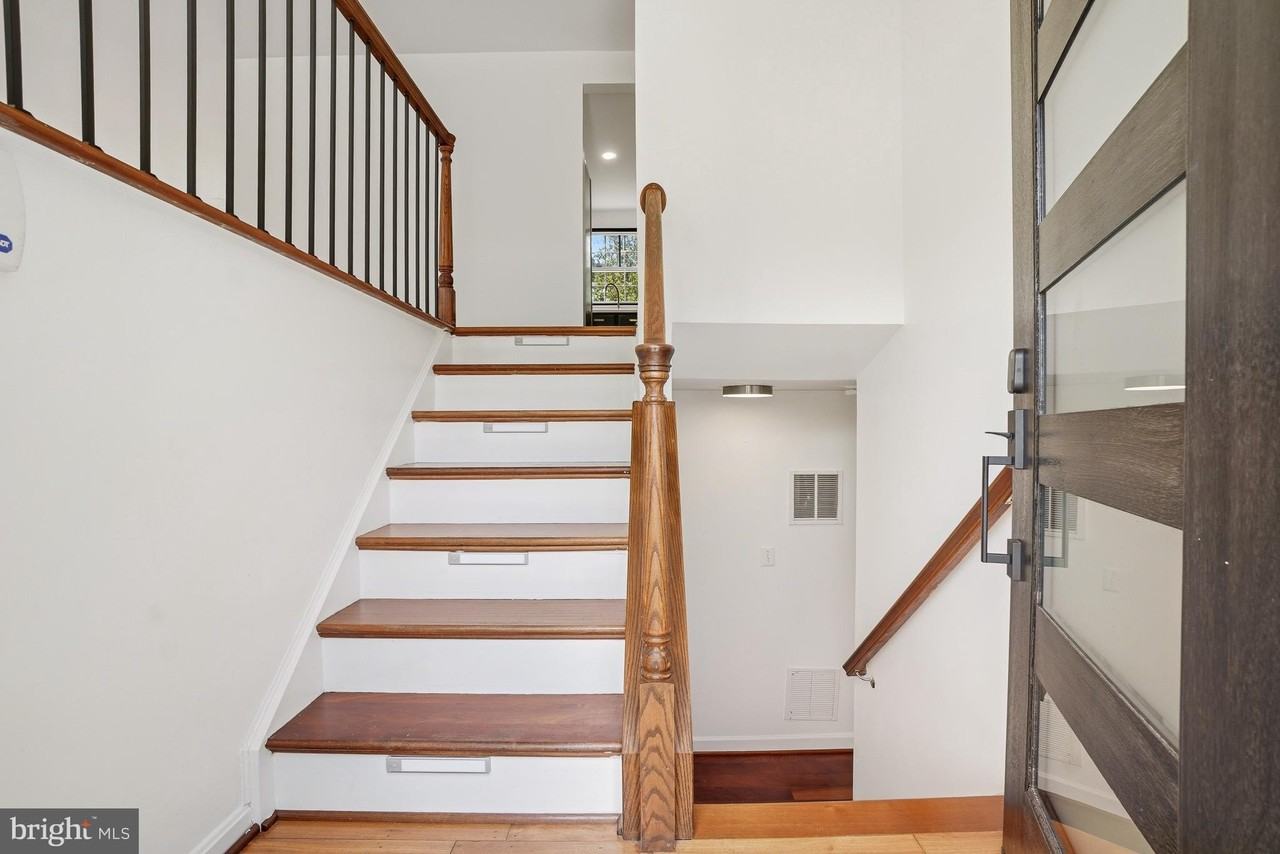 15304 Good Hope Rd - Photo 2 of 32