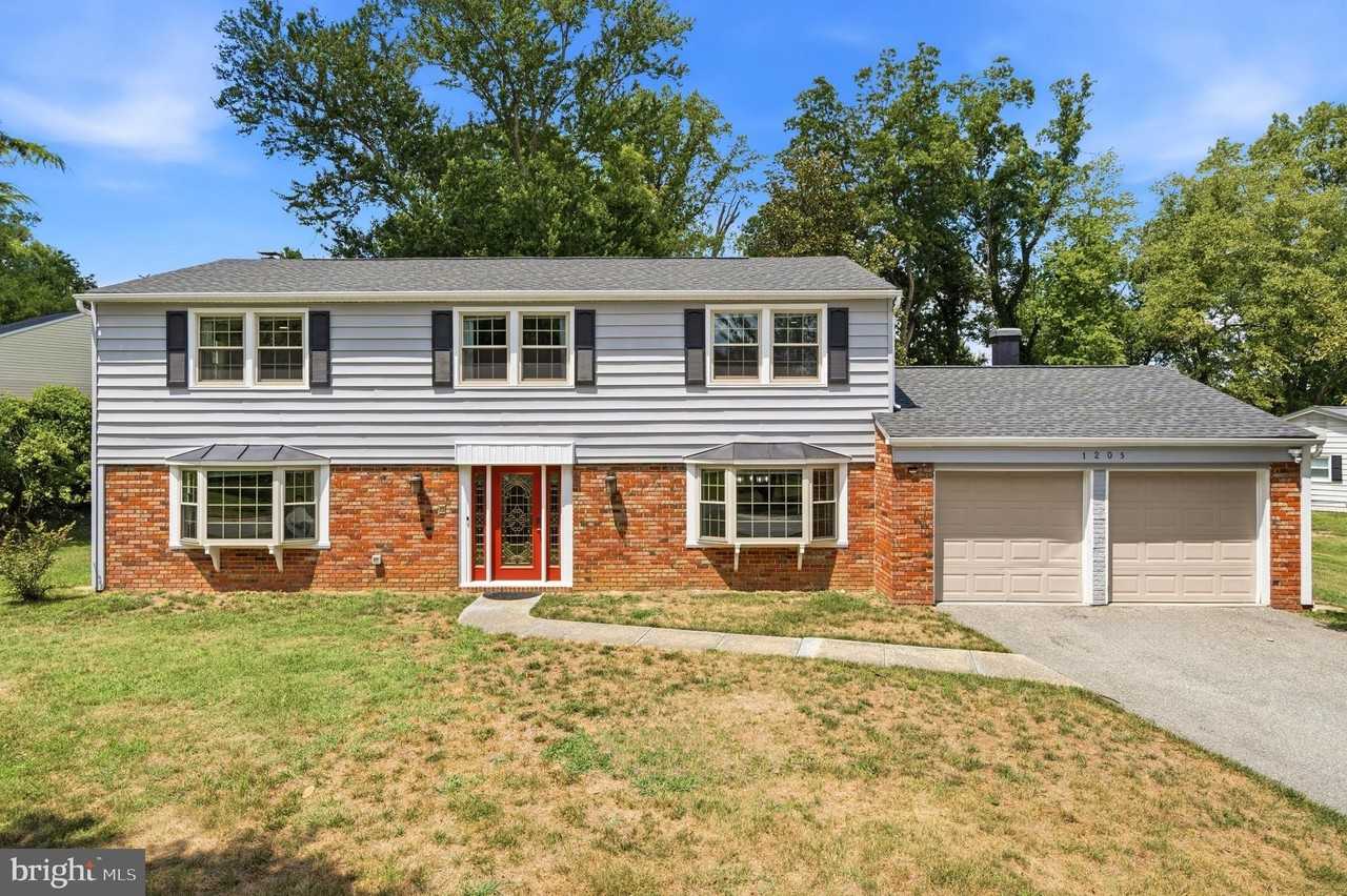 1205 Windermere Ct - Photo 2 of 35