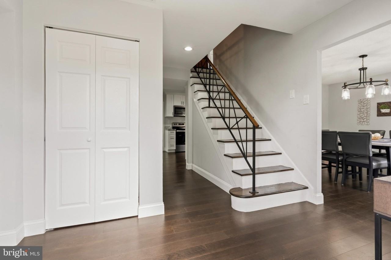1205 Windermere Ct - Photo 4 of 35