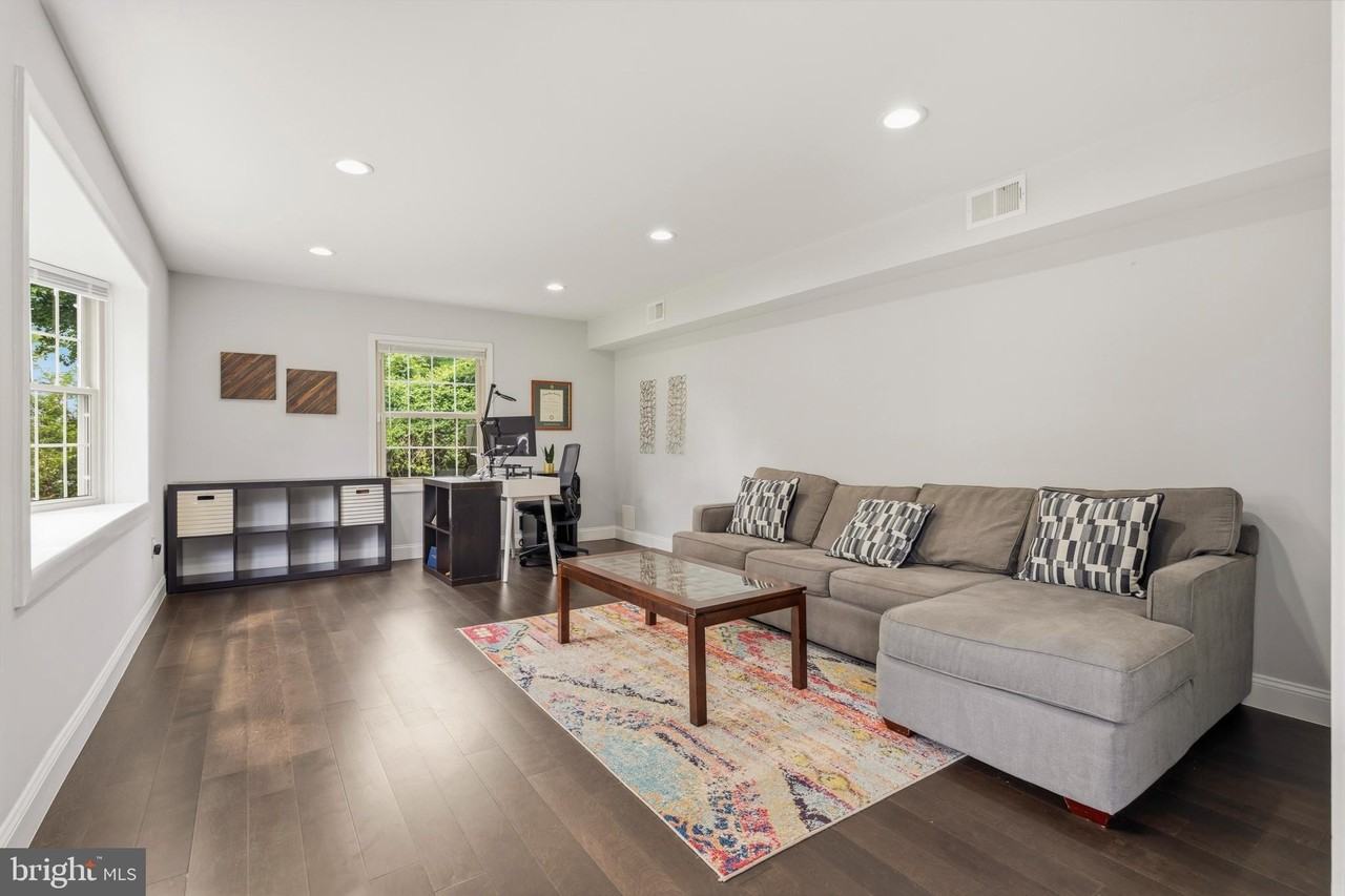 1205 Windermere Ct - Photo 5 of 35
