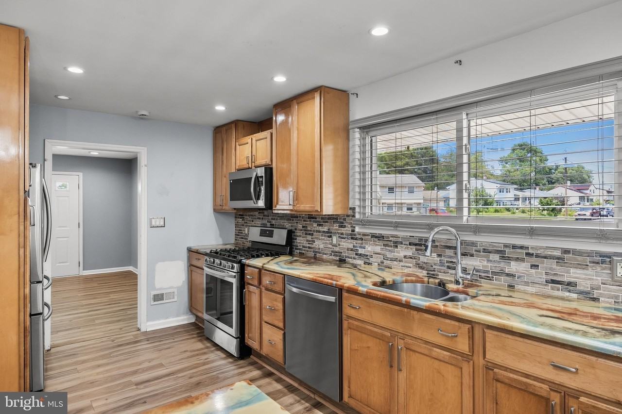 32 Larkin Rd - Photo 4 of 25