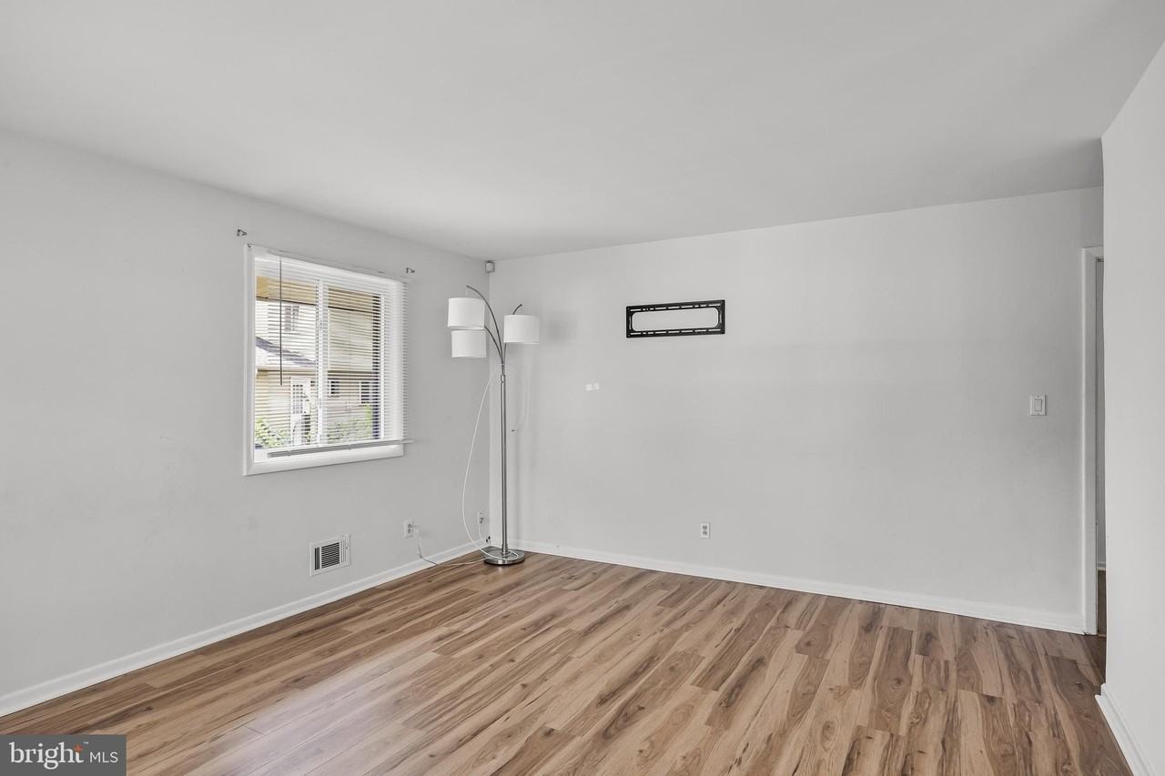 32 Larkin Rd - Photo 6 of 25