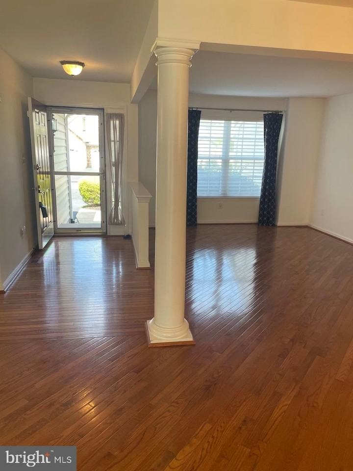 37 Palmer Dr - Photo 2 of 24