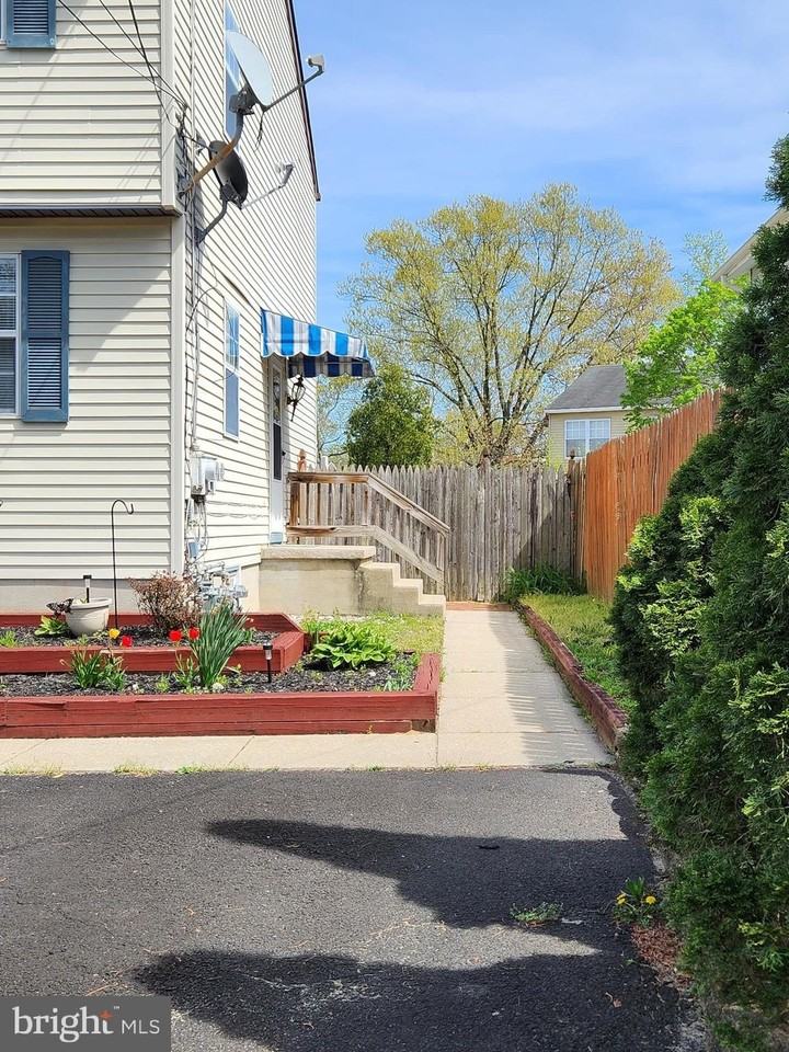 1205B E Atlantic Ave - Photo 2 of 21