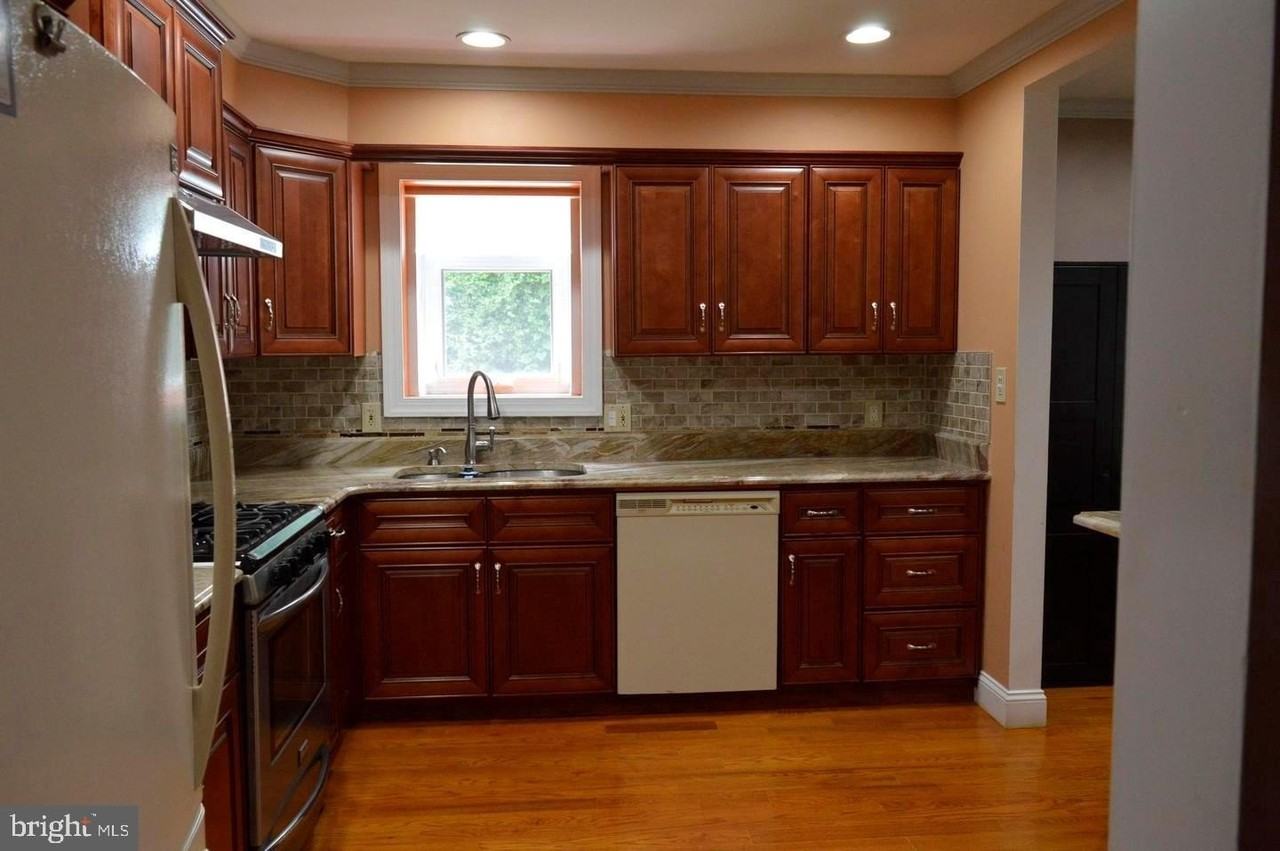 3131 Clive Ave - Photo 4 of 14