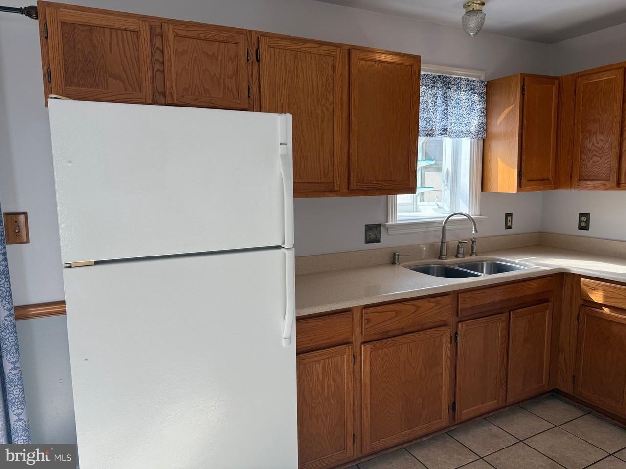 1948 Clinton Ave - Photo 6 of 20
