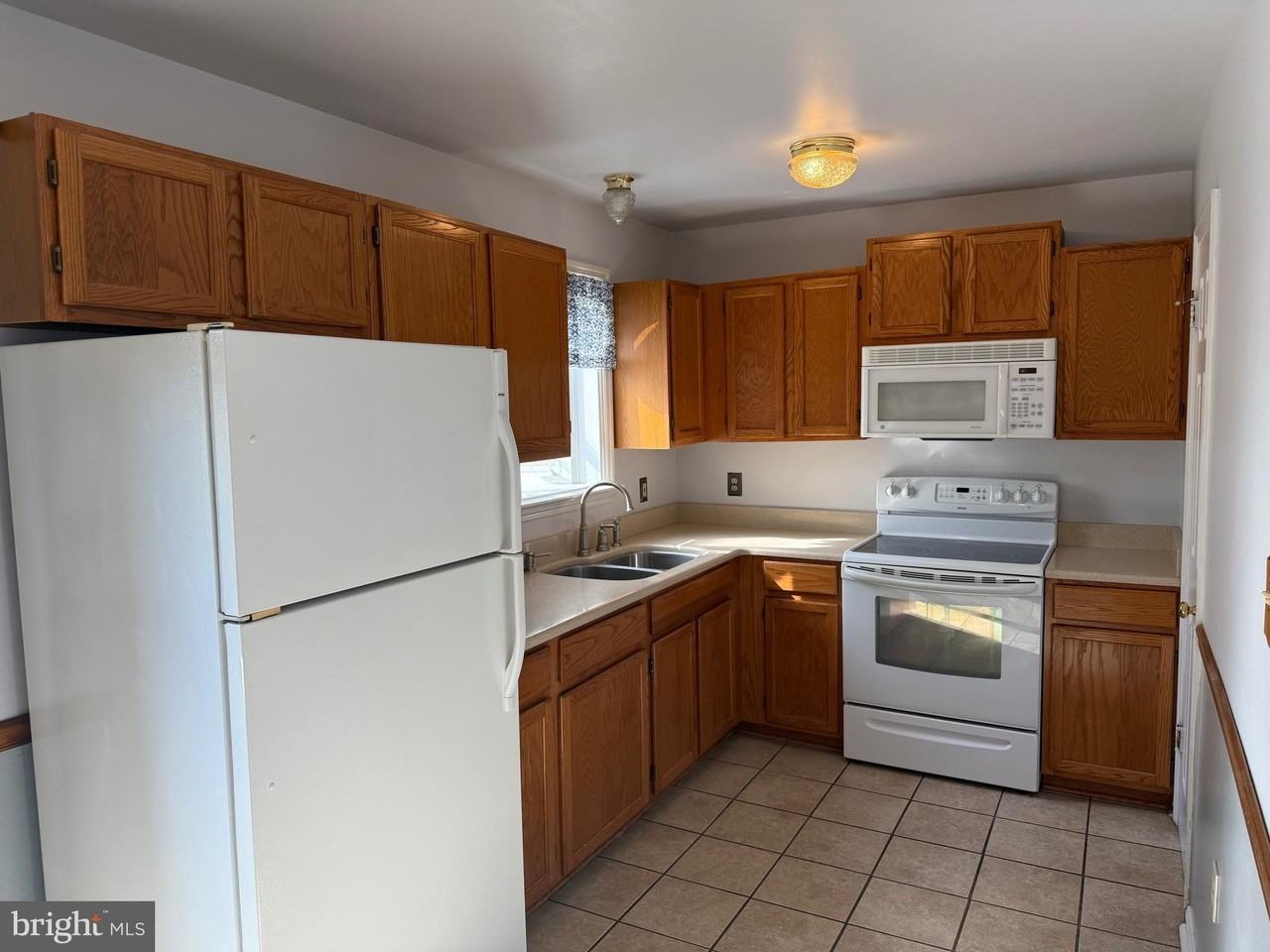 1948 Clinton Ave - Photo 7 of 20