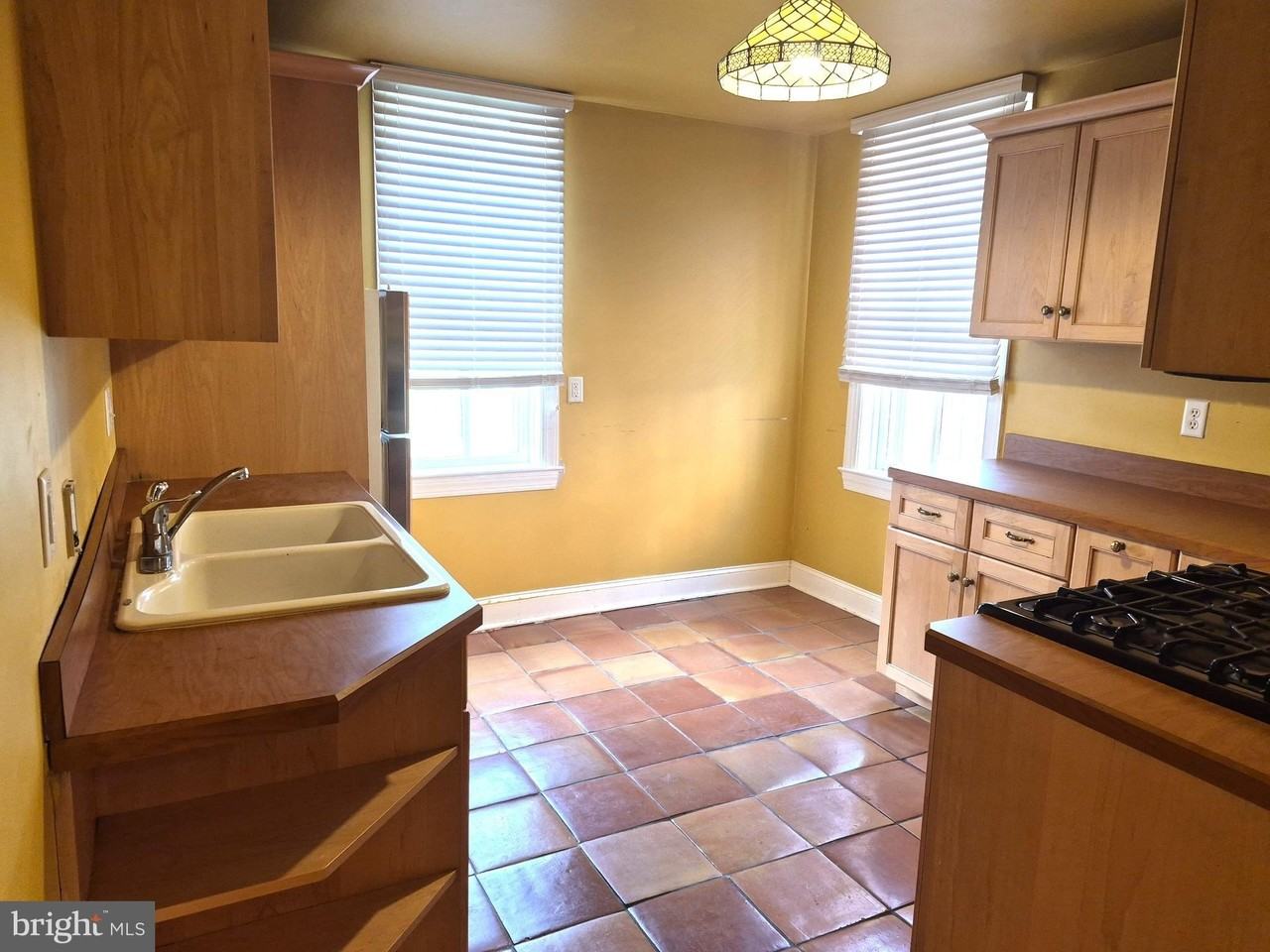 137 E New St - Photo 6 of 19